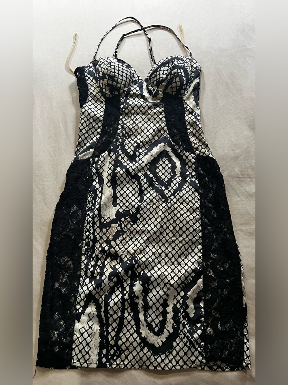 Chynna 🌺dolls Black and White Lace Panel Bodycon Dress